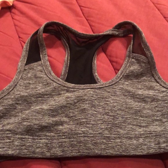 Bundle - 2 Girls small bras & 1 M Old Navy Active - Picture 6 of 9